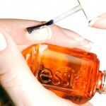 Essies olika vårdande kit för naglarna